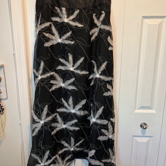 Victor & Milano long skirt size 16 - Picture 3 of 14